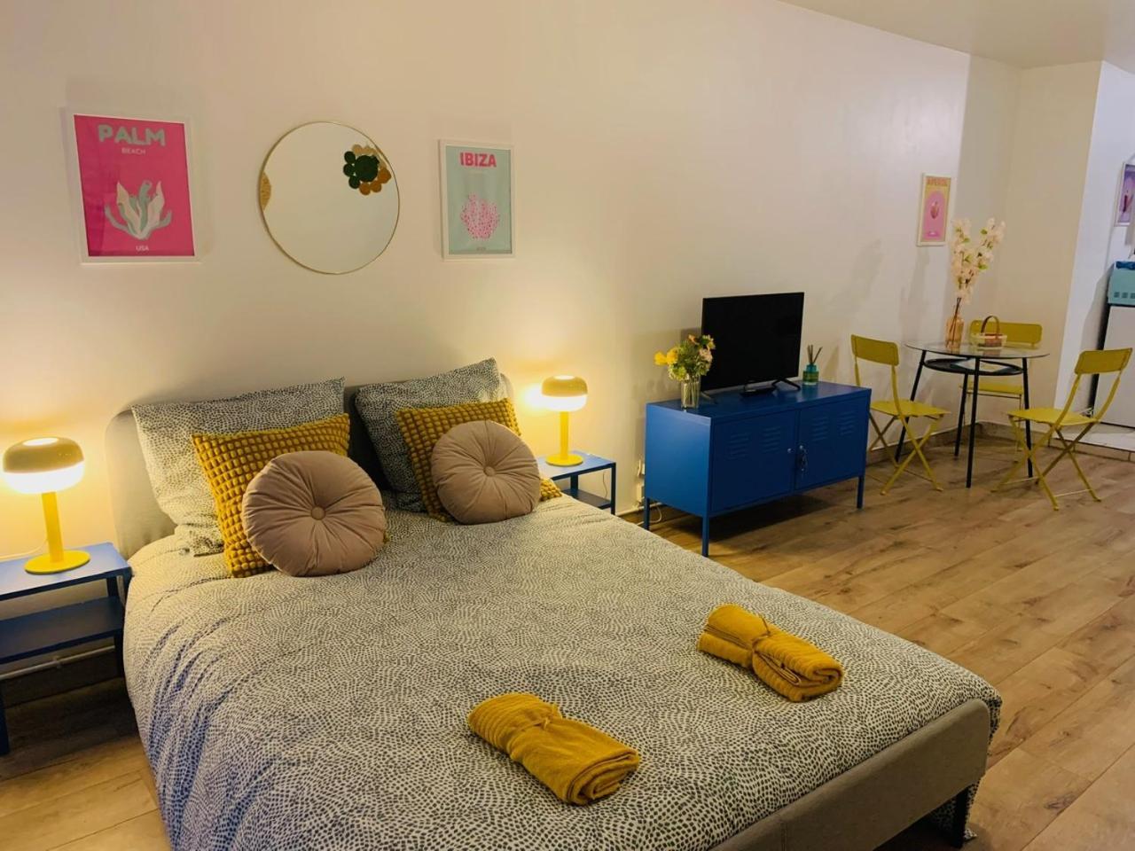 Cocooning Modern Design Studio Avesnes-sur-Helpe Buitenkant foto
